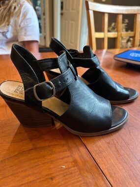 Frye and Co. Faux Leather Gaia Heeled Sandals In Black Size 8M